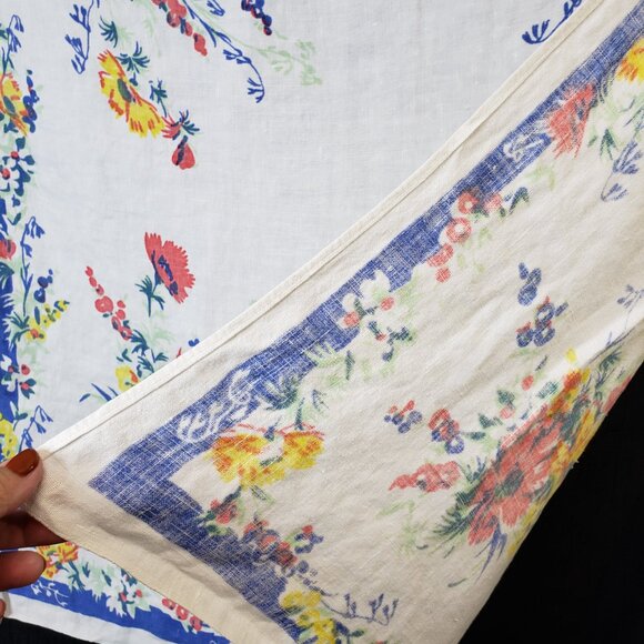 Pretty Vintage Wilendur Cosmos Floral Pinks and Blues and Yellows Square 35x33 - Picture 5 of 6